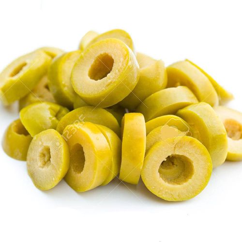 Olives vertes coupées